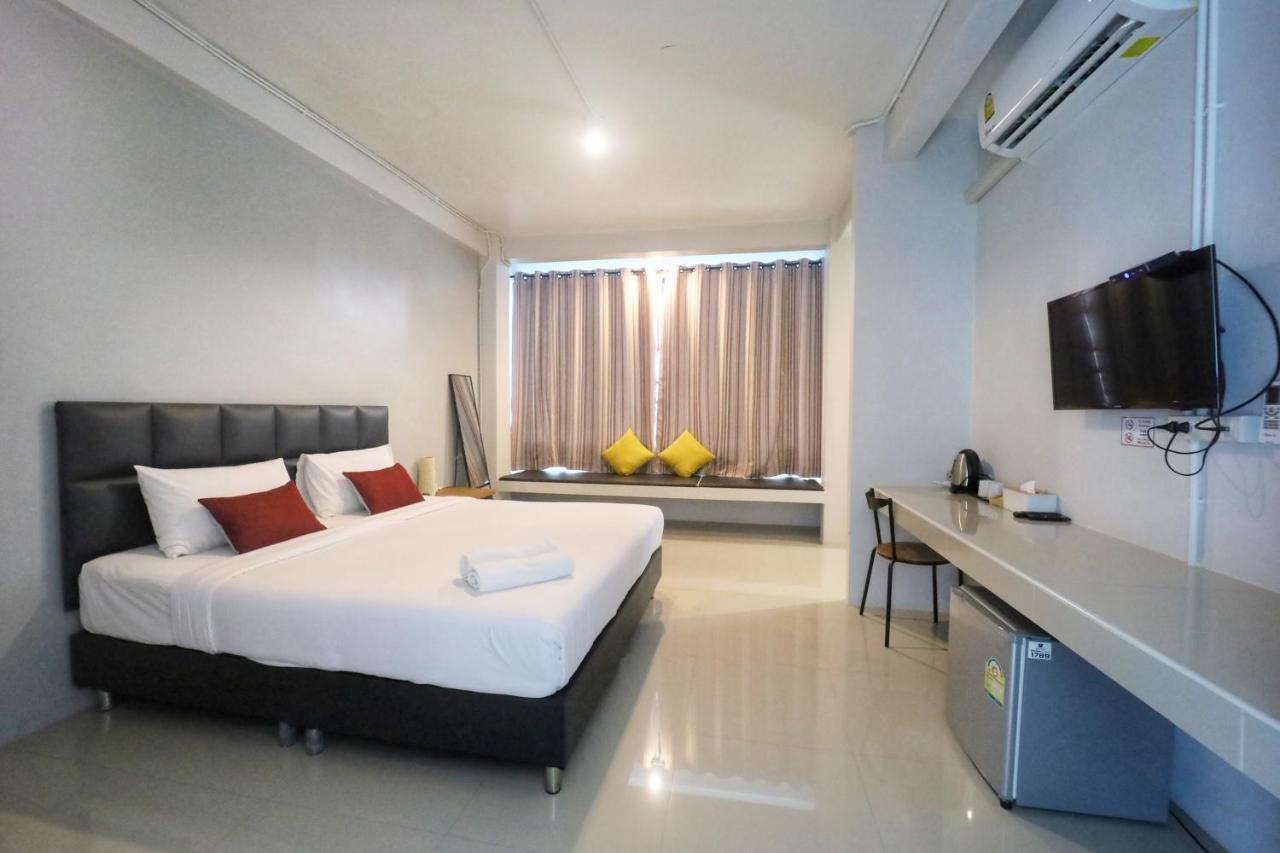 Pugdee Hotel Lang Suan Bagian luar foto