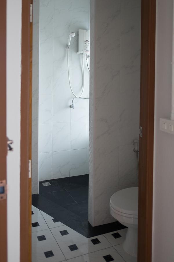 Pugdee Hotel Lang Suan Bagian luar foto