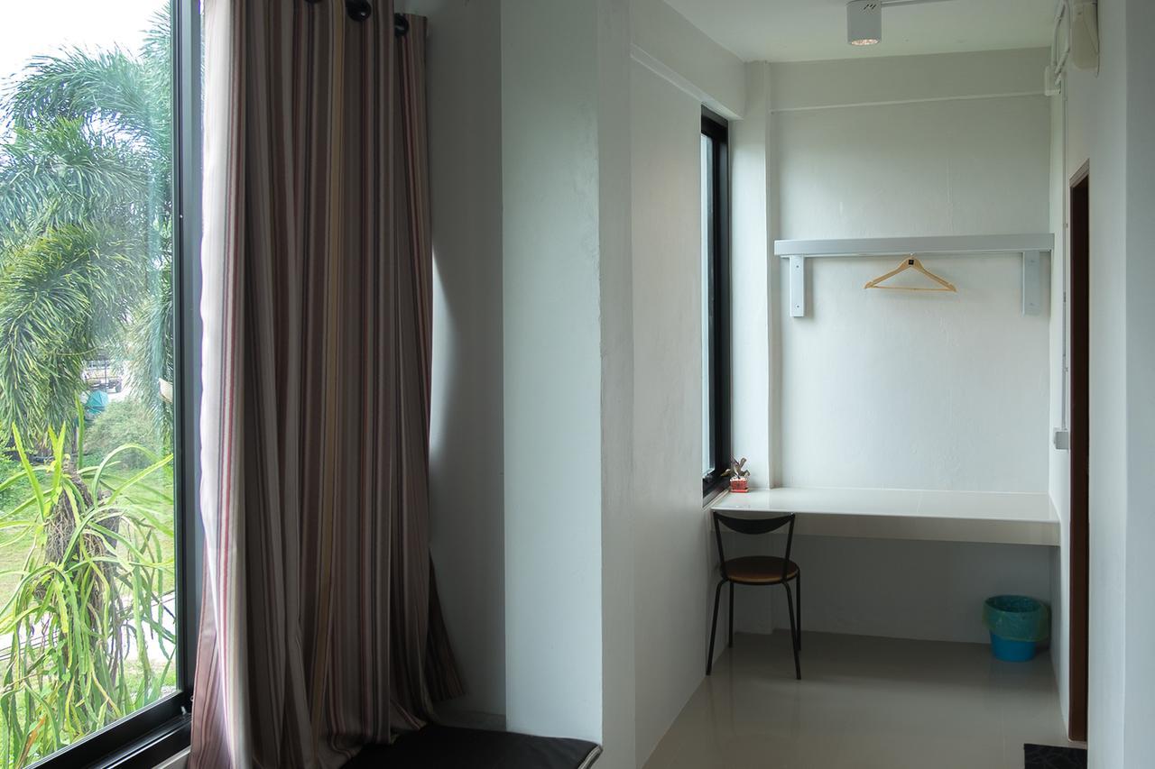 Pugdee Hotel Lang Suan Bagian luar foto